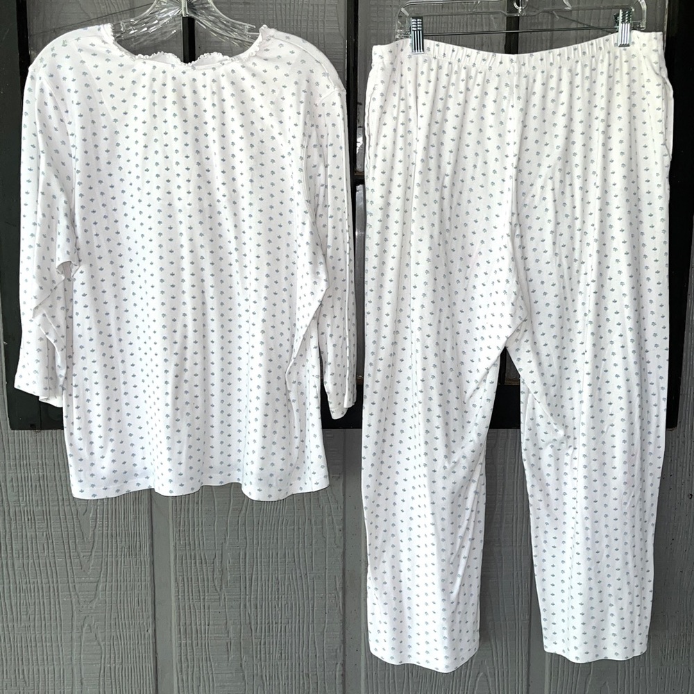 Chaps pajama set, white w/tiny blue flowers, cotton blend knit, feminine & cozy - Picture 8 of 16